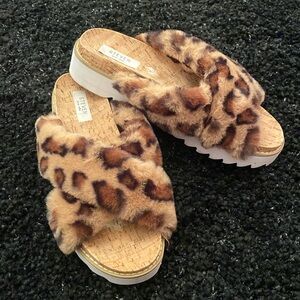 Slip-On Platform Leopard Print Sandals Slippers Size 8.5